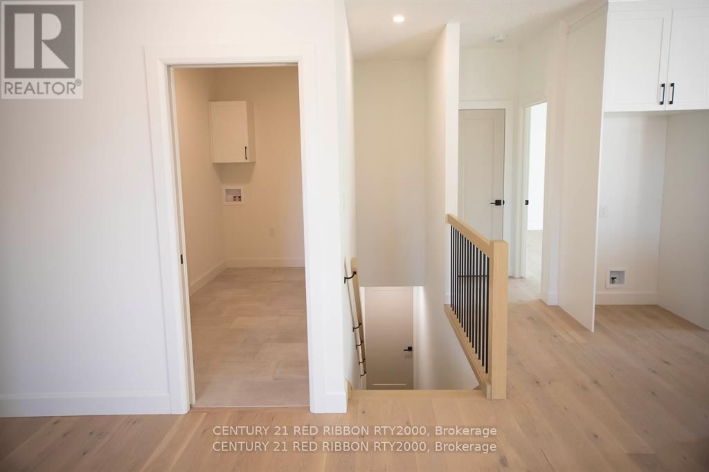 6 - 430 HEAD STREET NORTH Image 11