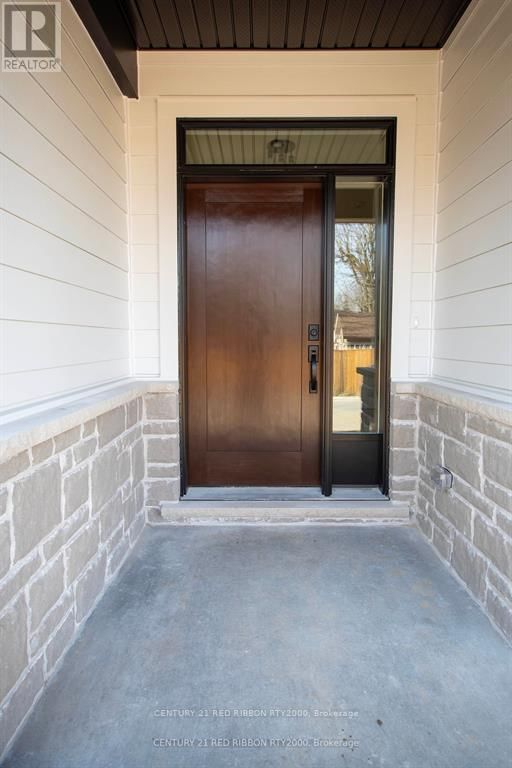 6 - 430 HEAD STREET NORTH Image 3