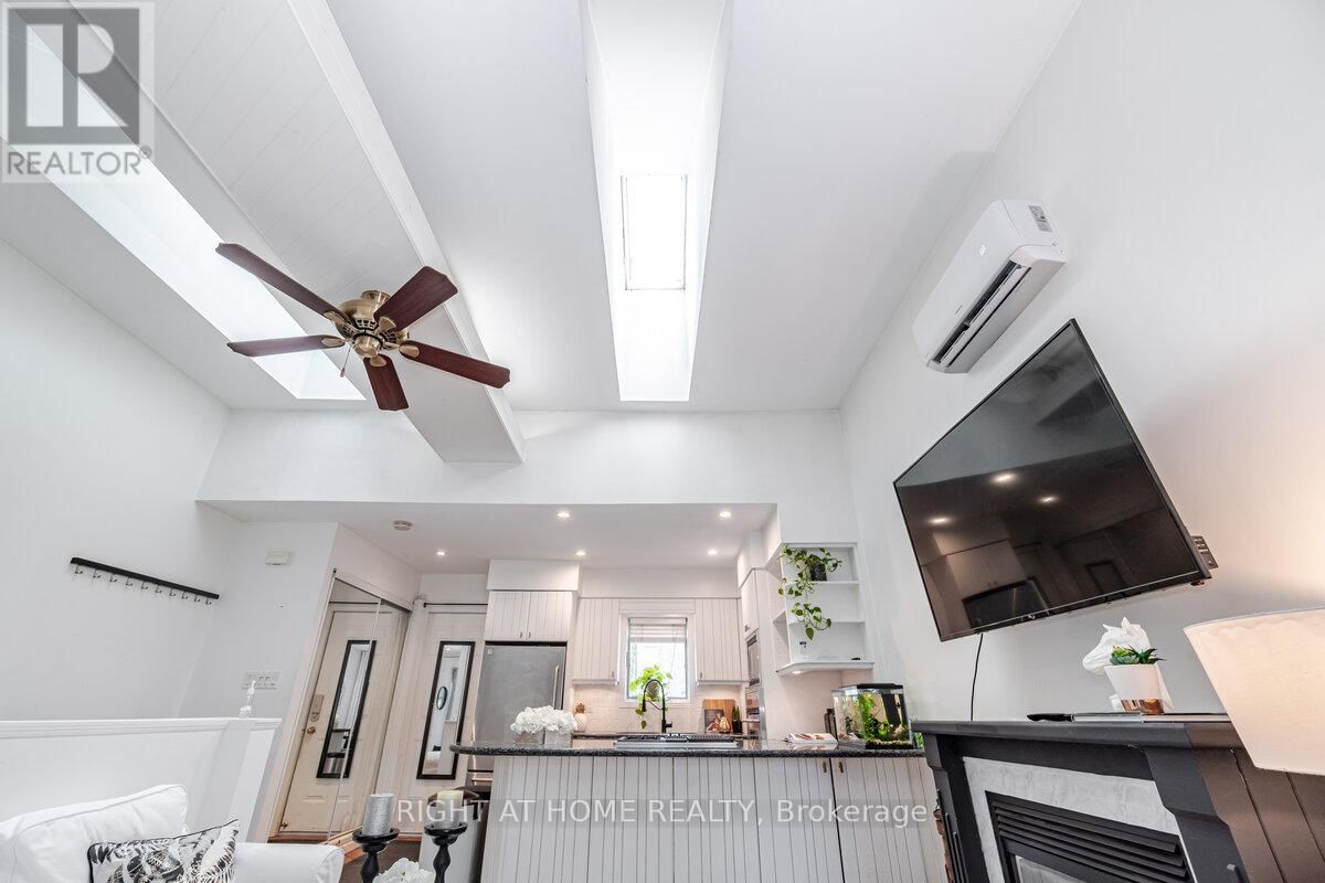 62 FLORENCE STREET Image 10