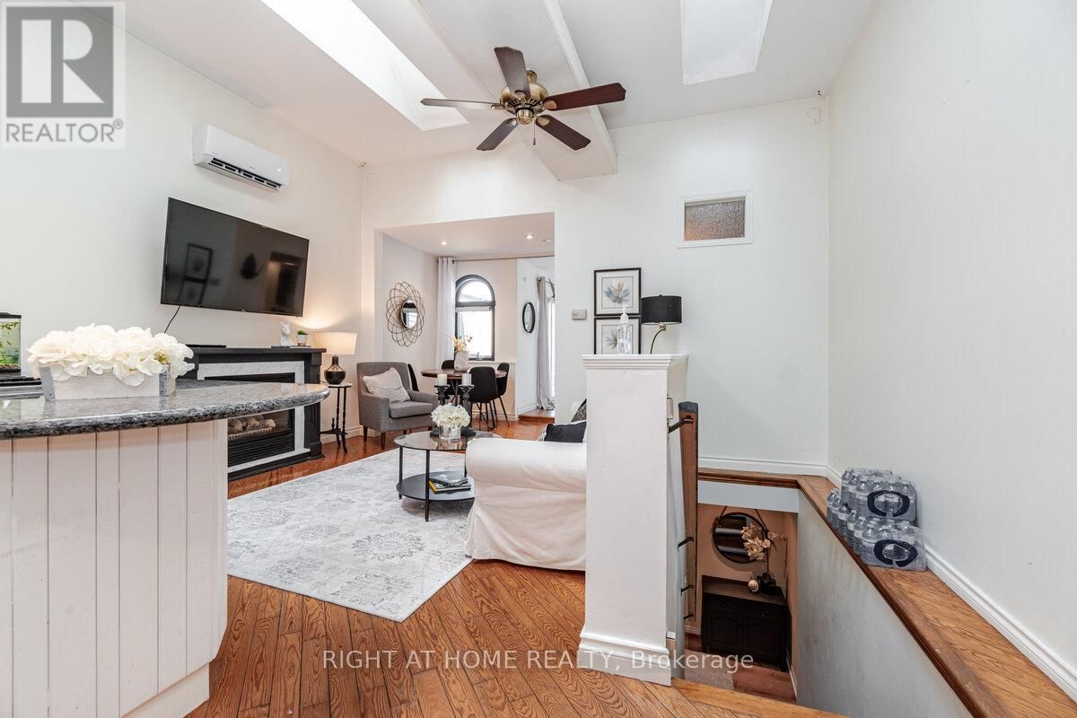 62 FLORENCE STREET Image 17