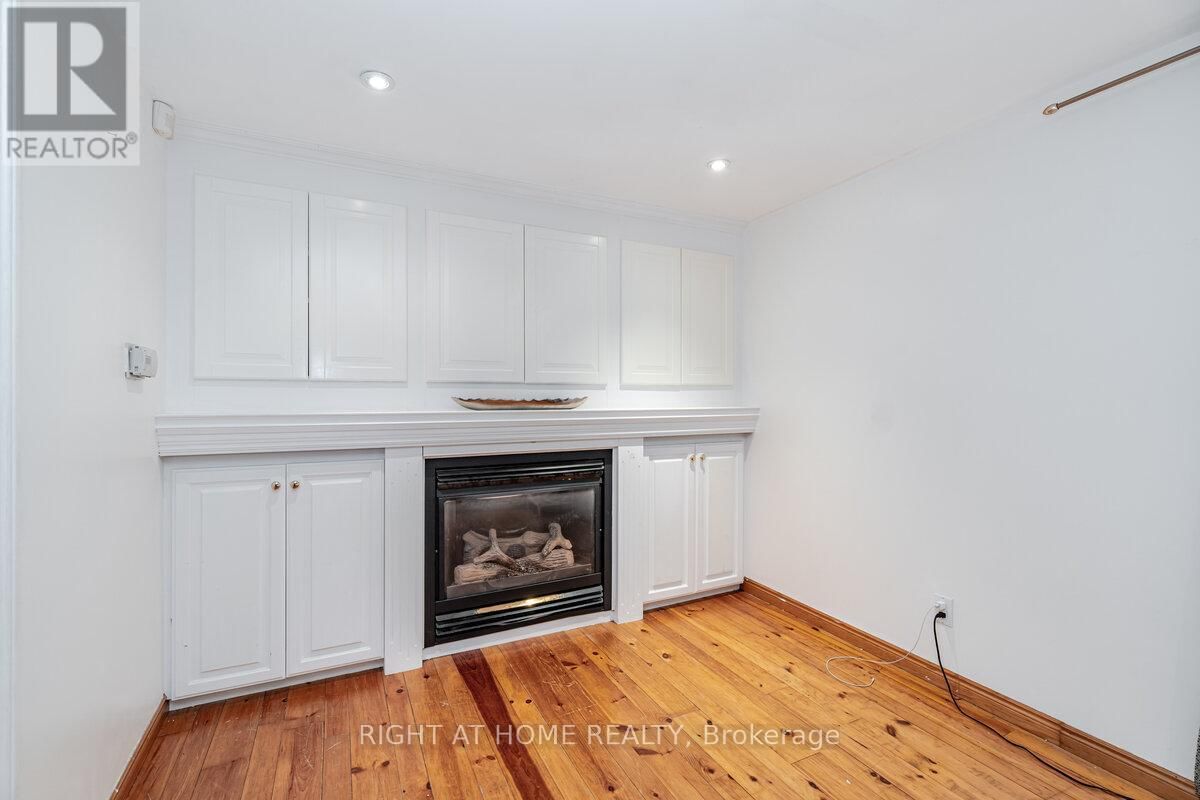 62 FLORENCE STREET Image 19