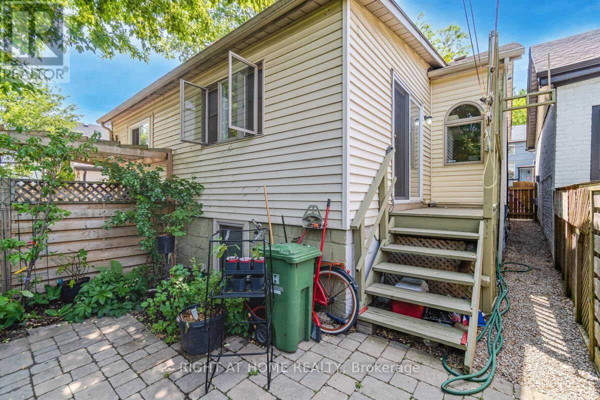 62 FLORENCE STREET Image 25