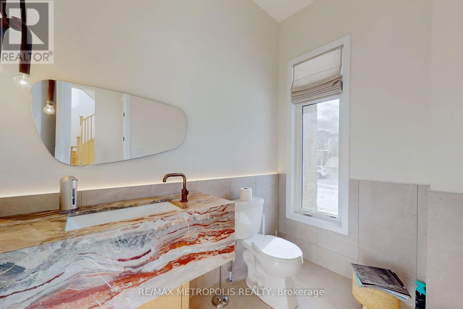 104 STONELEIGH DRIVE Image 13