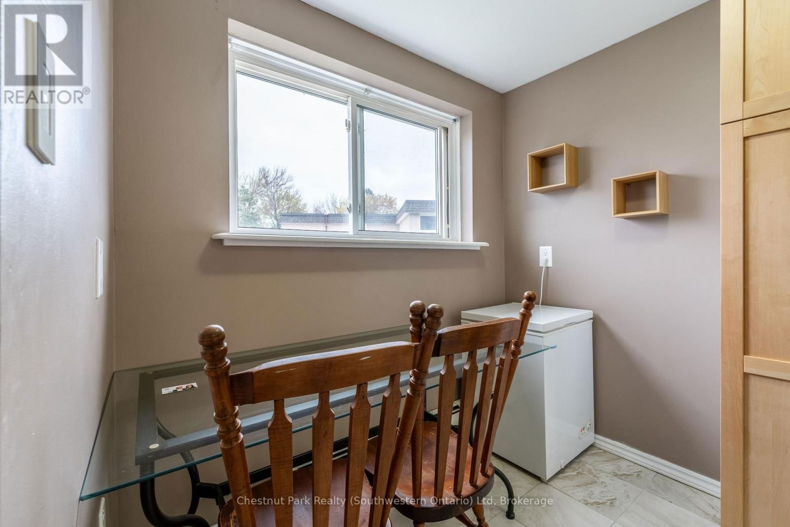 7 - 37 CONROY CRESCENT Image 14