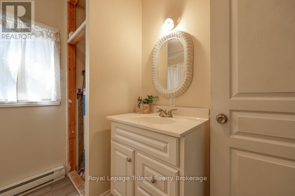 3435 COLIN STREET Image 19