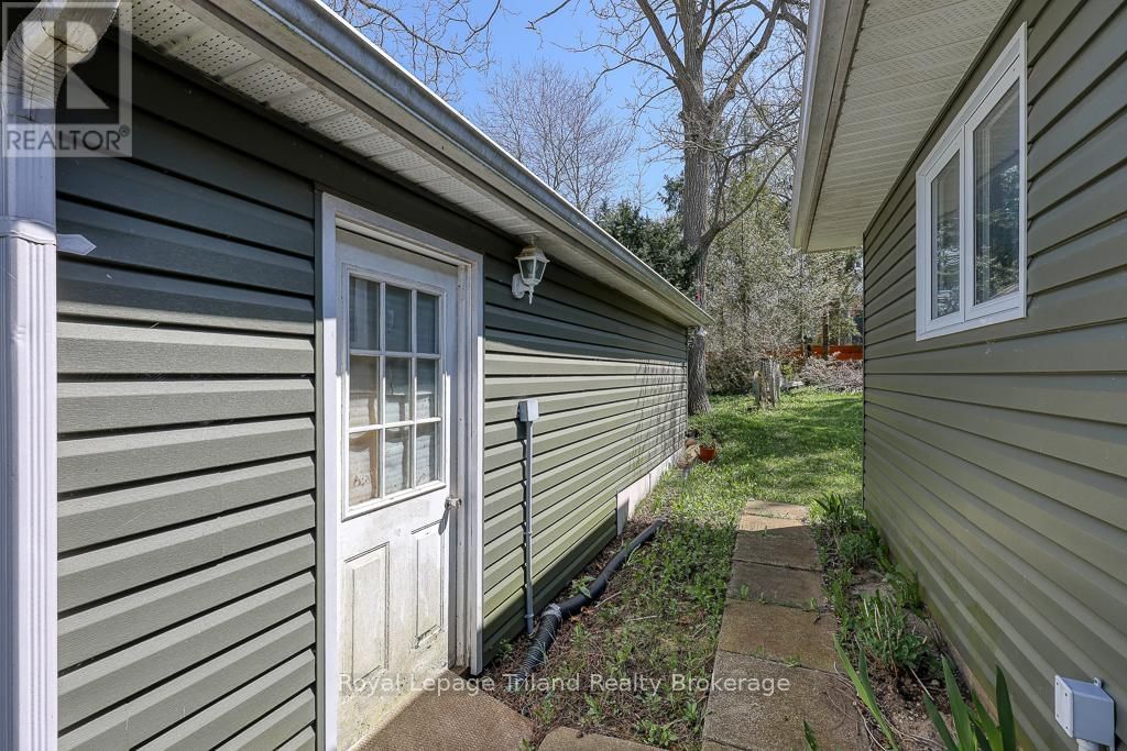 3435 COLIN STREET Image 38