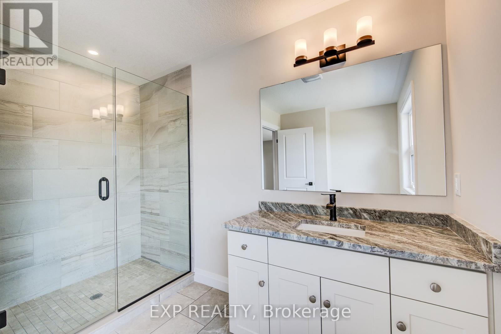 102 THACKERAY WAY Image 22