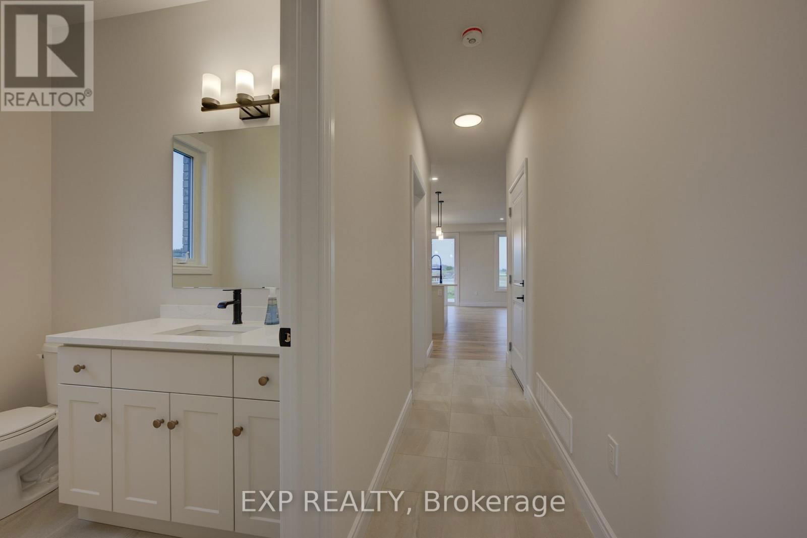 102 THACKERAY WAY Image 6
