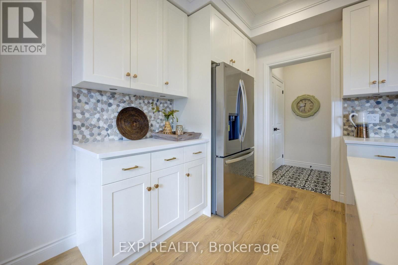 109 THACKERAY WAY Image 15