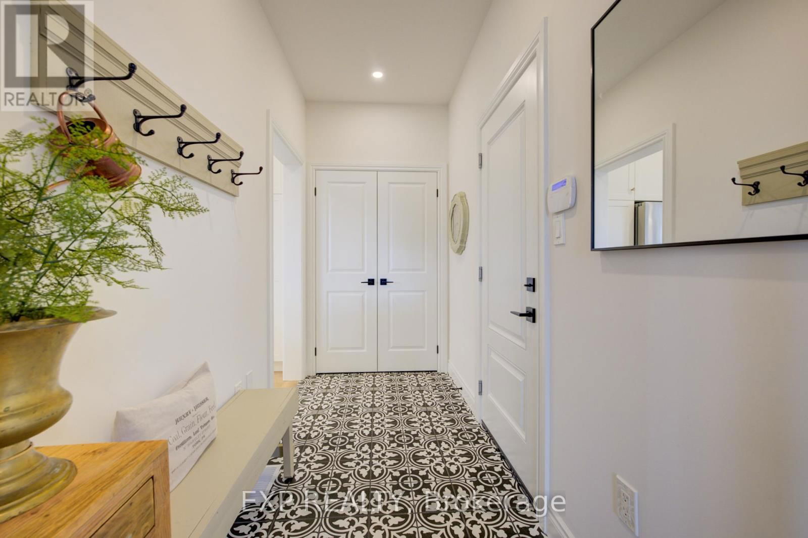 109 THACKERAY WAY Image 22