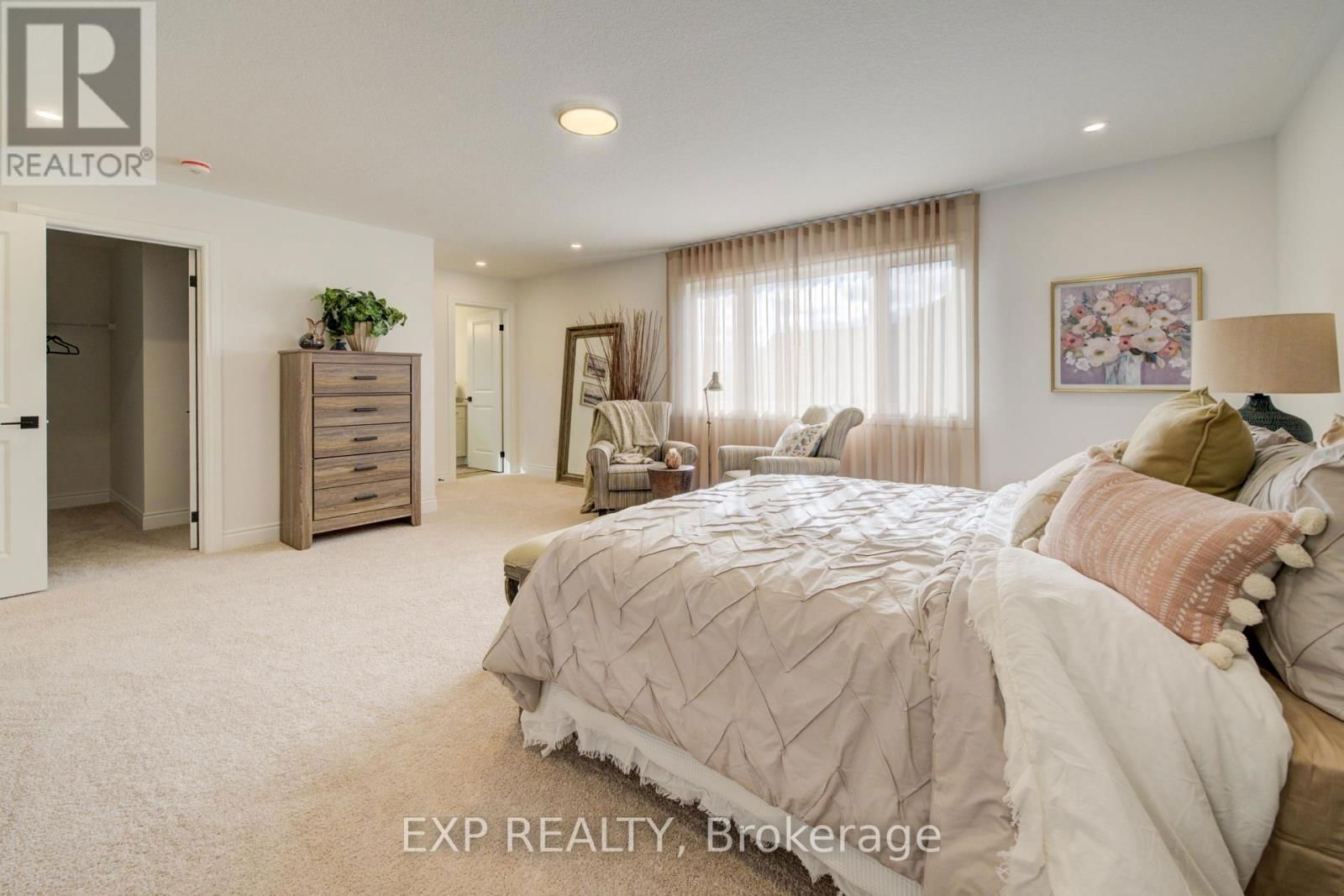 109 THACKERAY WAY Image 26