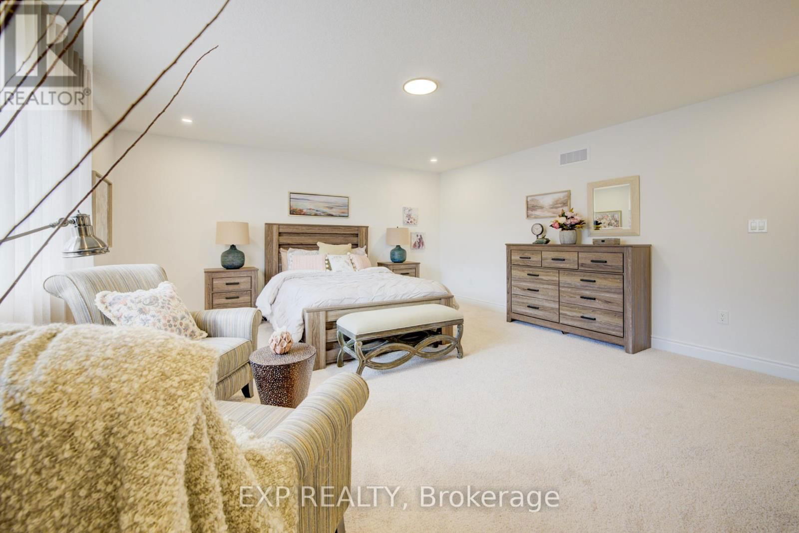 109 THACKERAY WAY Image 29