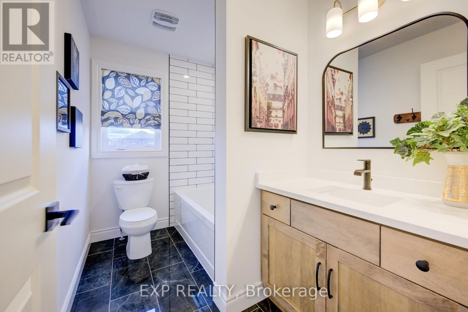 109 THACKERAY WAY Image 30