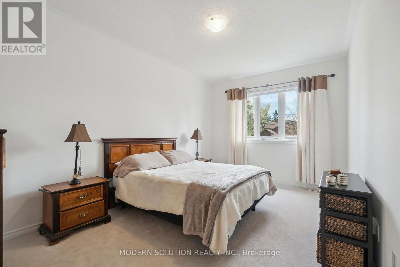 6 HENNESSEY CRESCENT Image 19