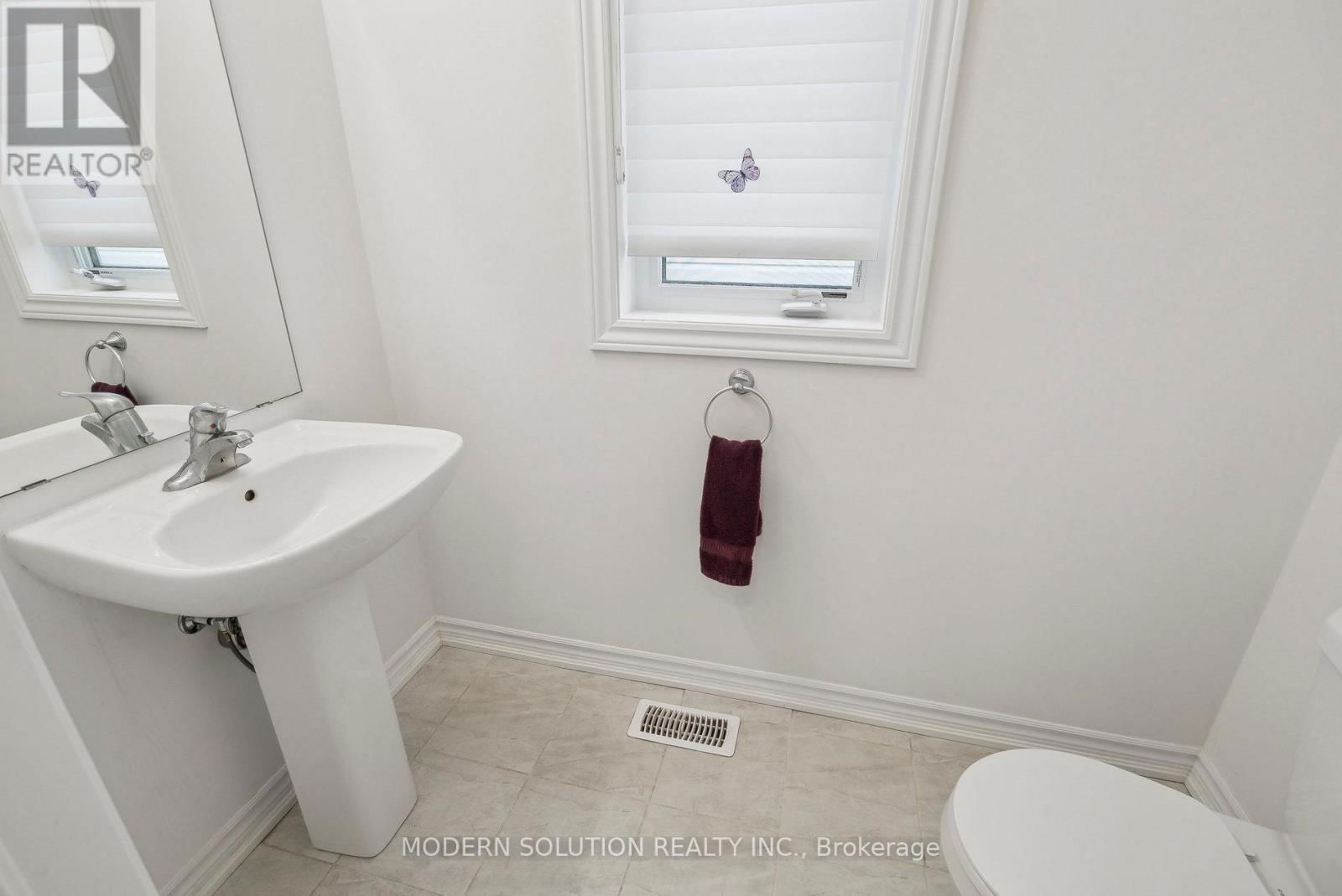 6 HENNESSEY CRESCENT Image 27