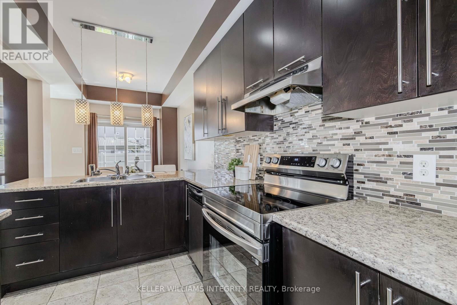 905 CALDERMILL PRIVATE Image 11