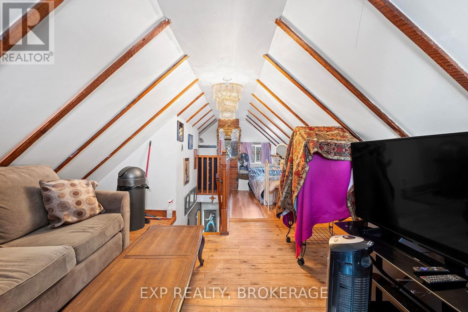 212 RIDEAU STREET Image 16