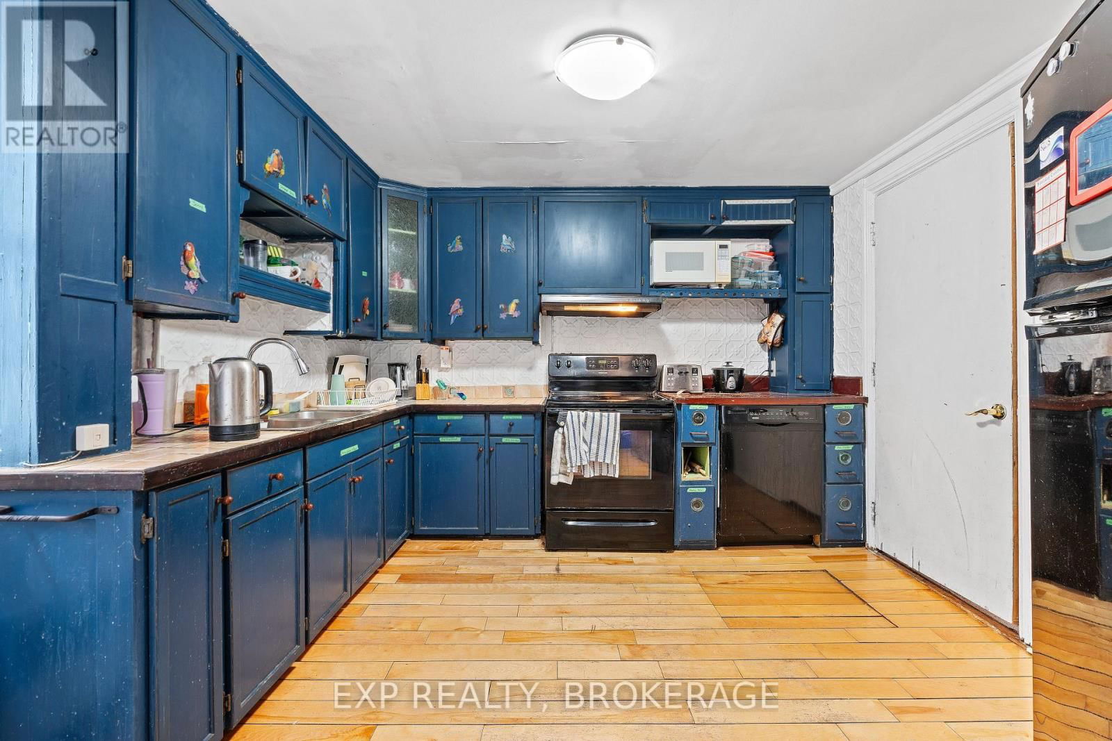 212 RIDEAU STREET Image 9