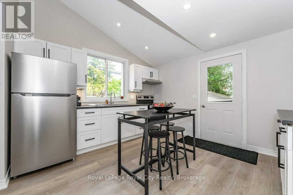 164 SUFFOLK STREET WEST Image 8