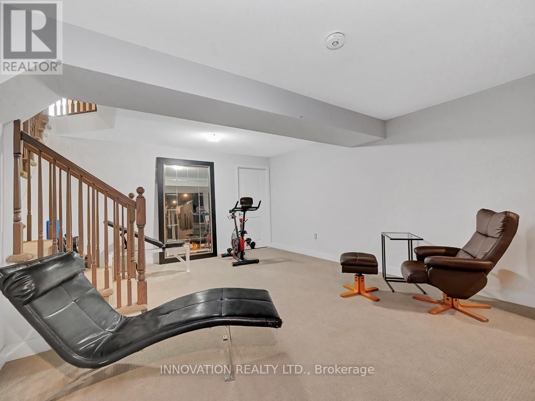 565 BOBOLINK RIDGE Image 32