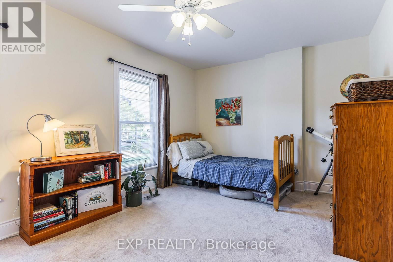 132 CHARLTON AVENUE WEST Image 22