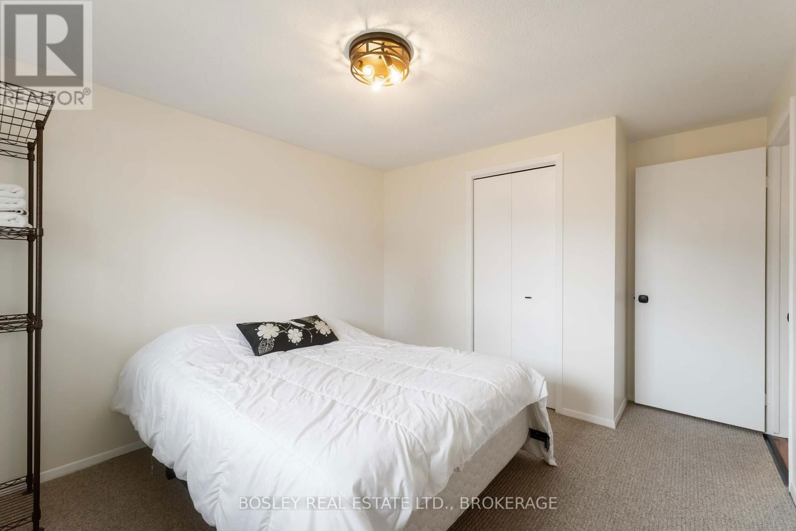 15 WESTLAKE LANE Image 12