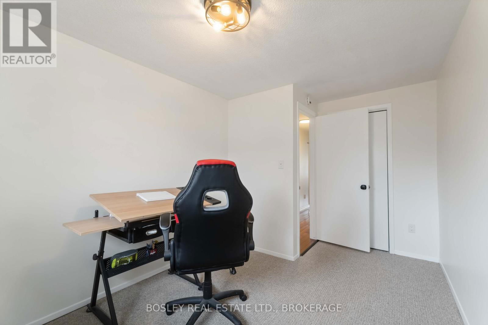 15 WESTLAKE LANE Image 14