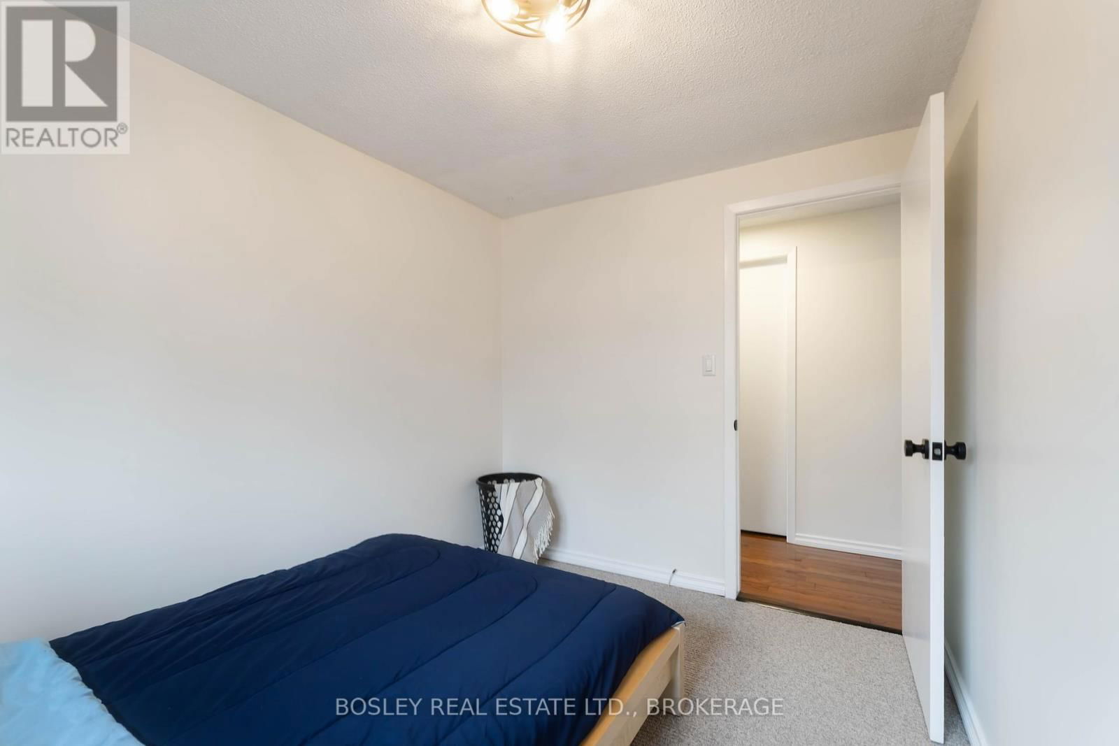 15 WESTLAKE LANE Image 16