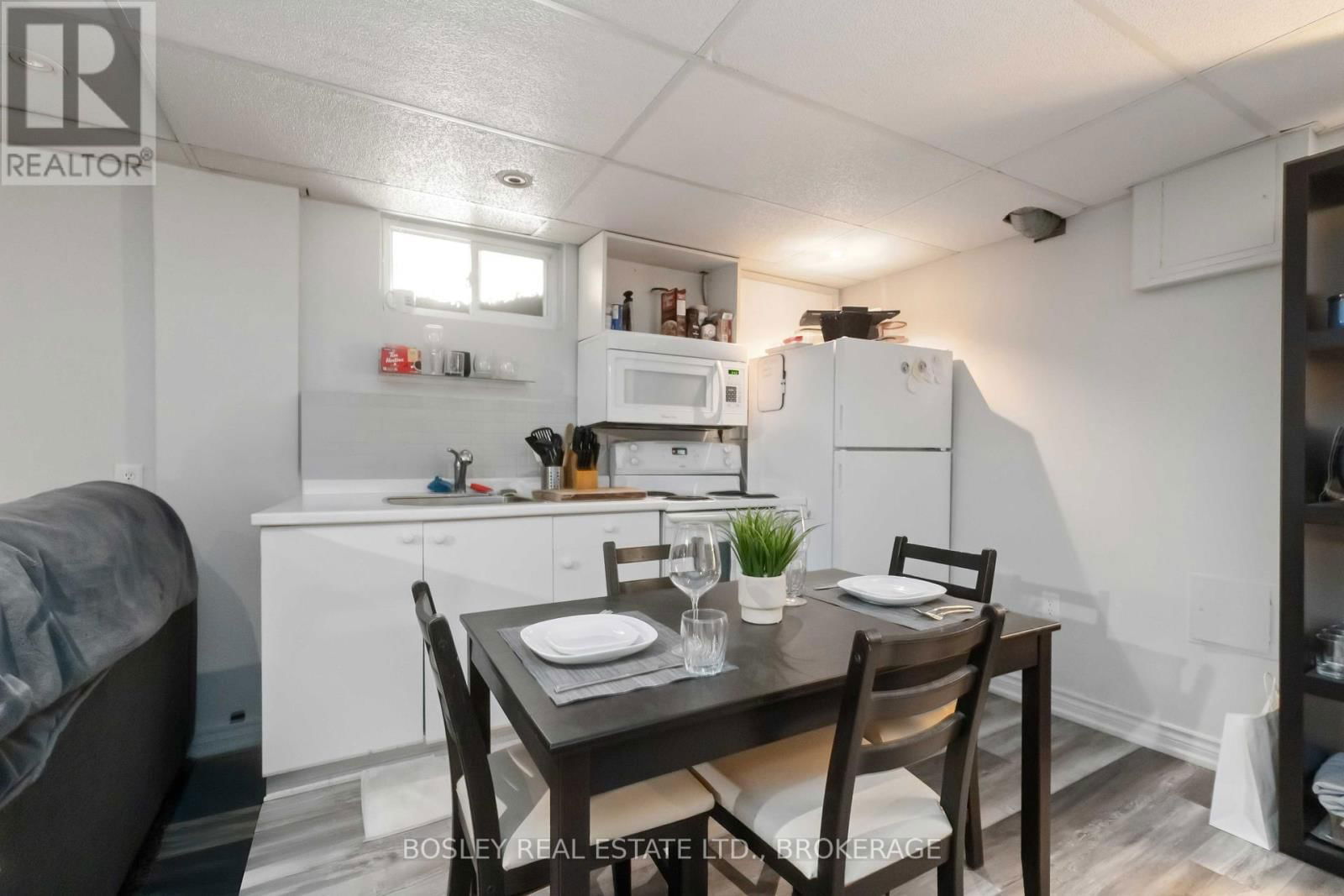 15 WESTLAKE LANE Image 22