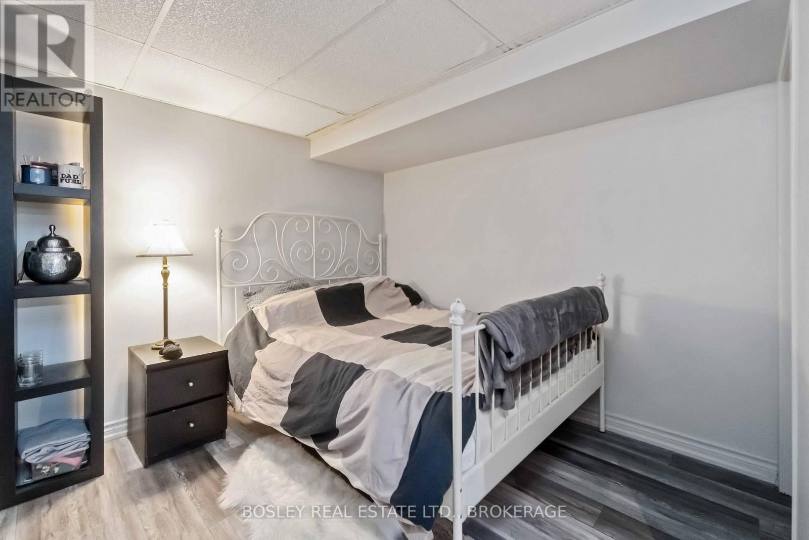 15 WESTLAKE LANE Image 23