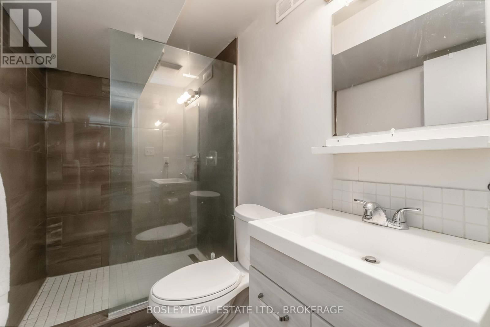 15 WESTLAKE LANE Image 24
