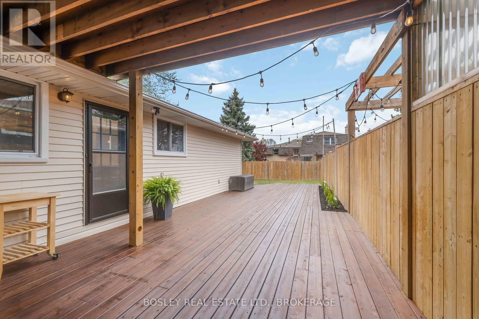 15 WESTLAKE LANE Image 27
