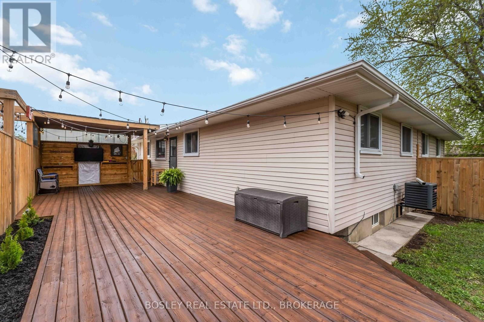 15 WESTLAKE LANE Image 3