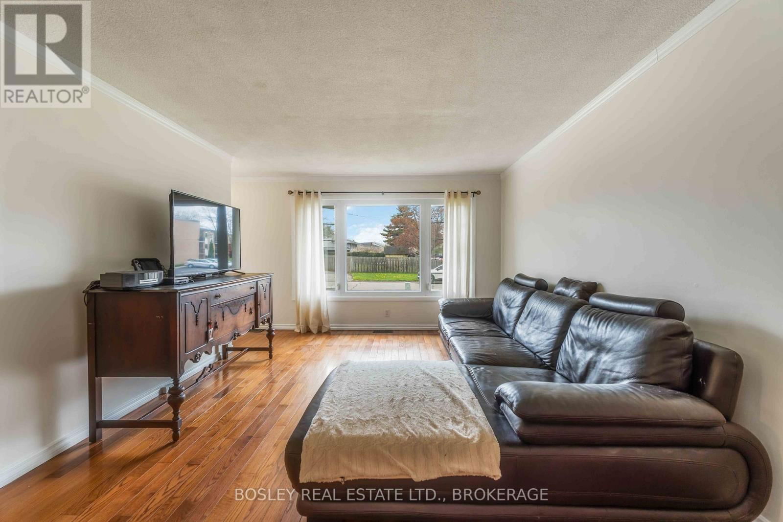 15 WESTLAKE LANE Image 6