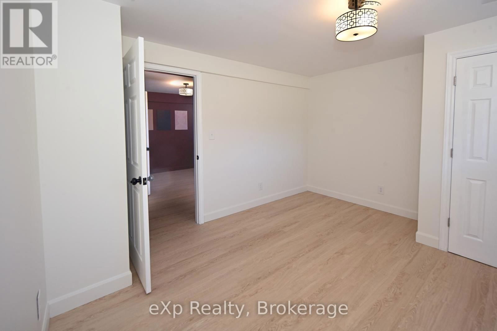 22 DUPRAS STREET Image 20