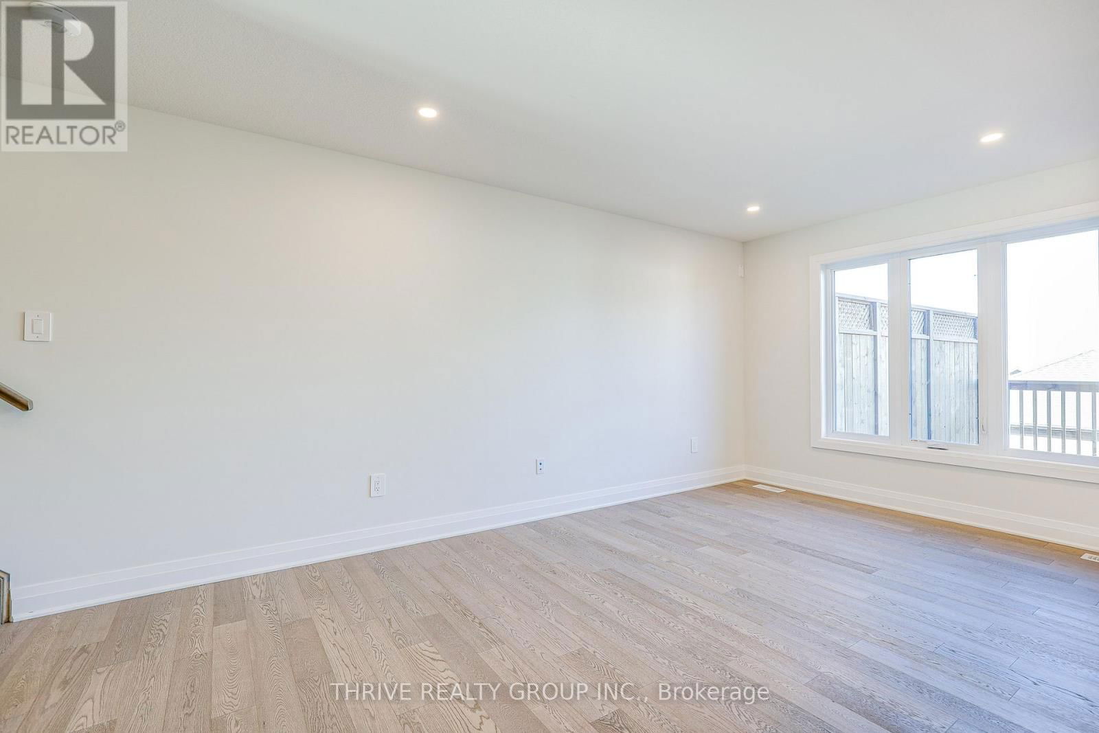 16 - 2261 LINKWAY BOULEVARD Image 10
