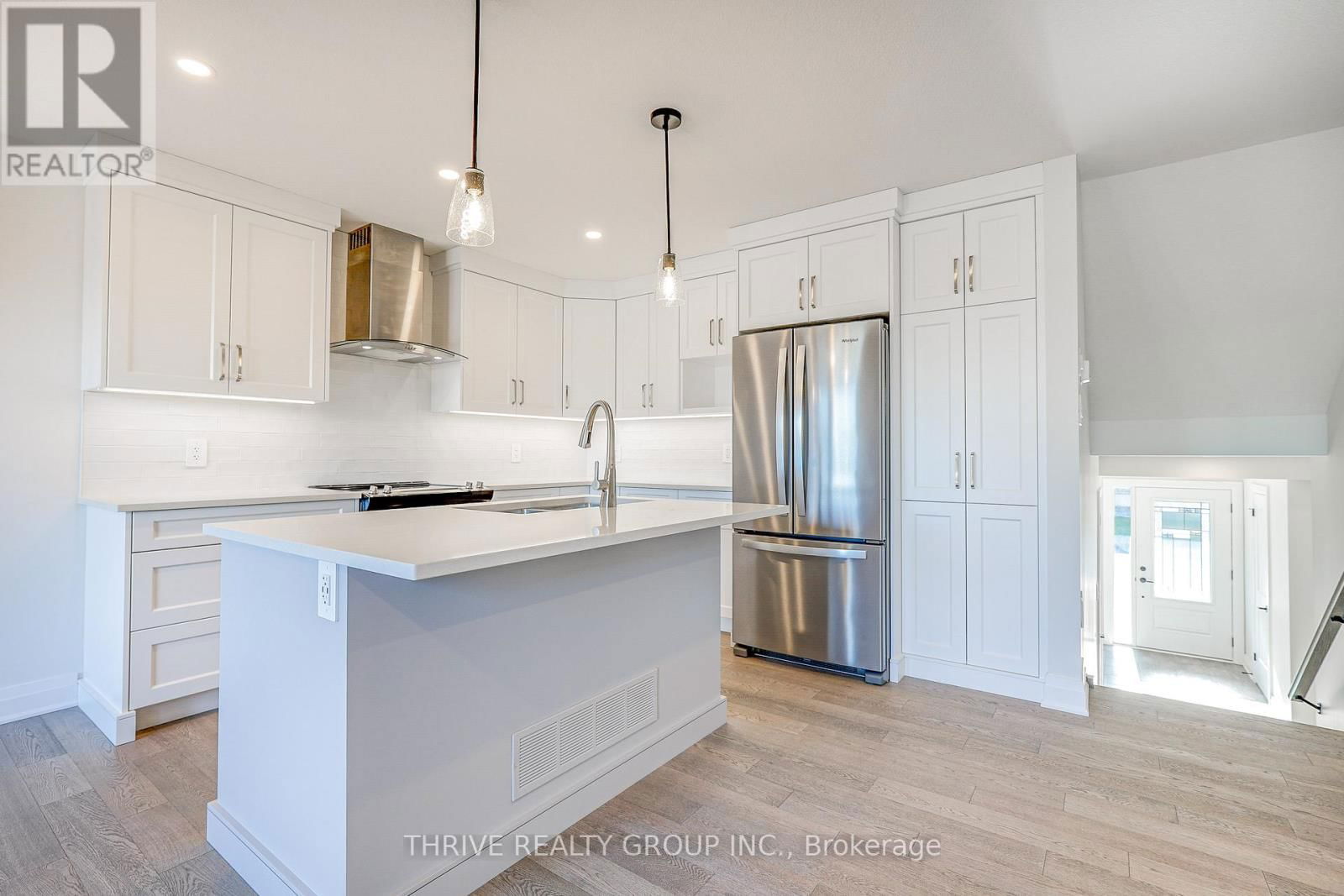 16 - 2261 LINKWAY BOULEVARD Image 13