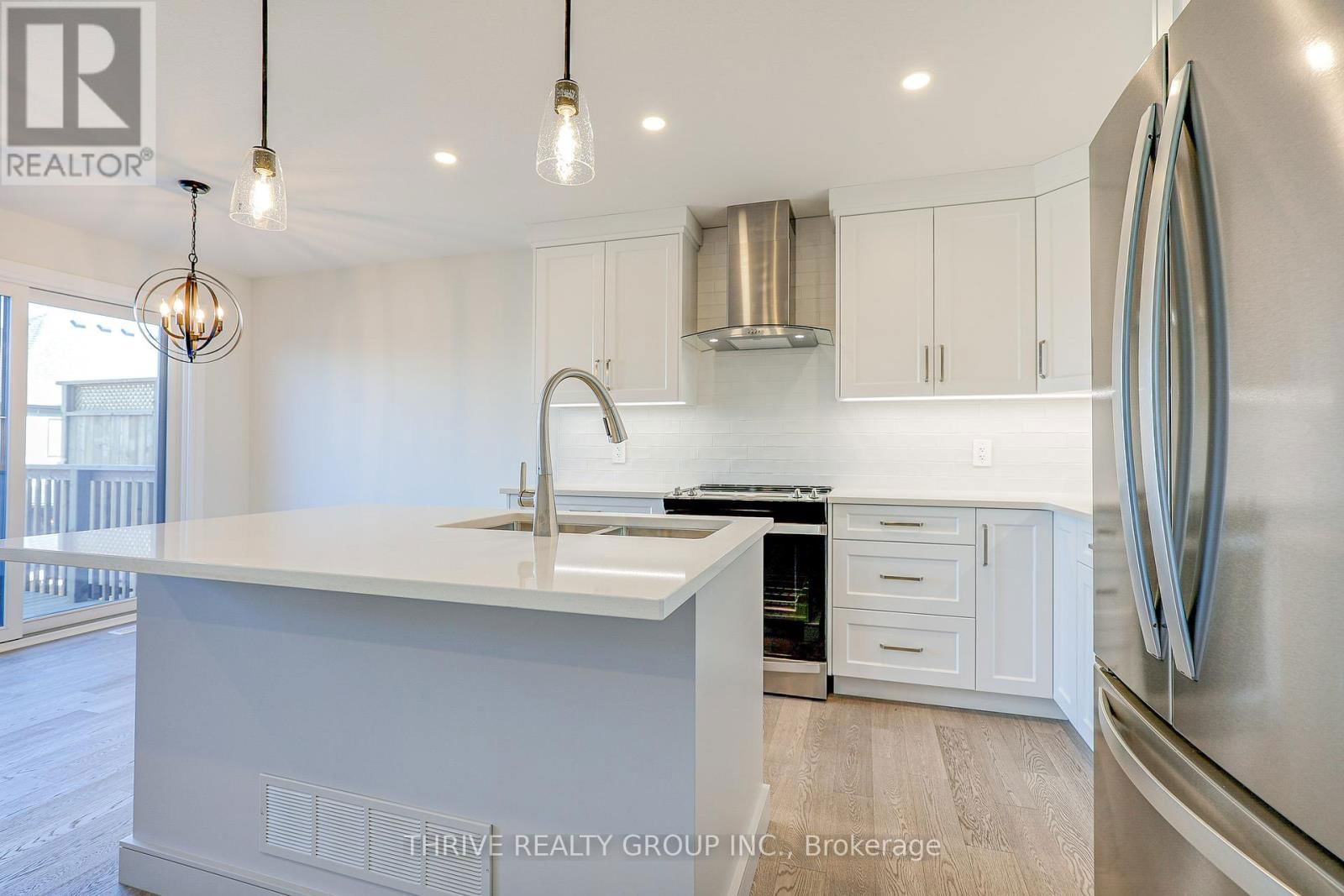 16 - 2261 LINKWAY BOULEVARD Image 14