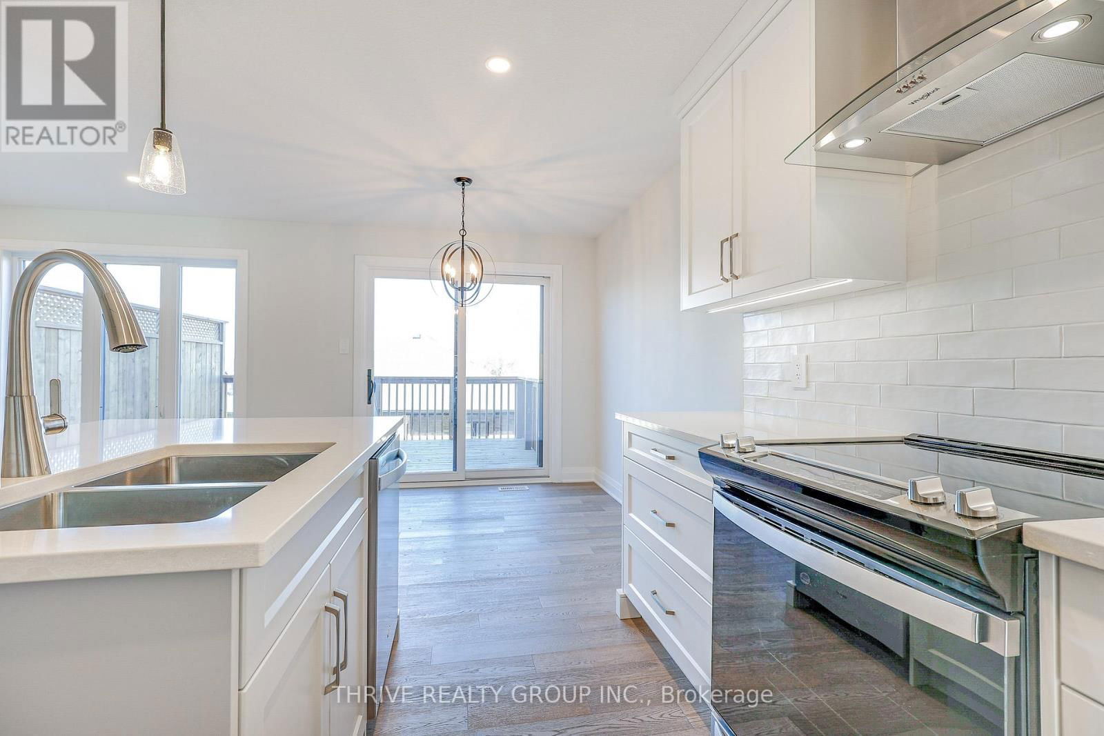 16 - 2261 LINKWAY BOULEVARD Image 15
