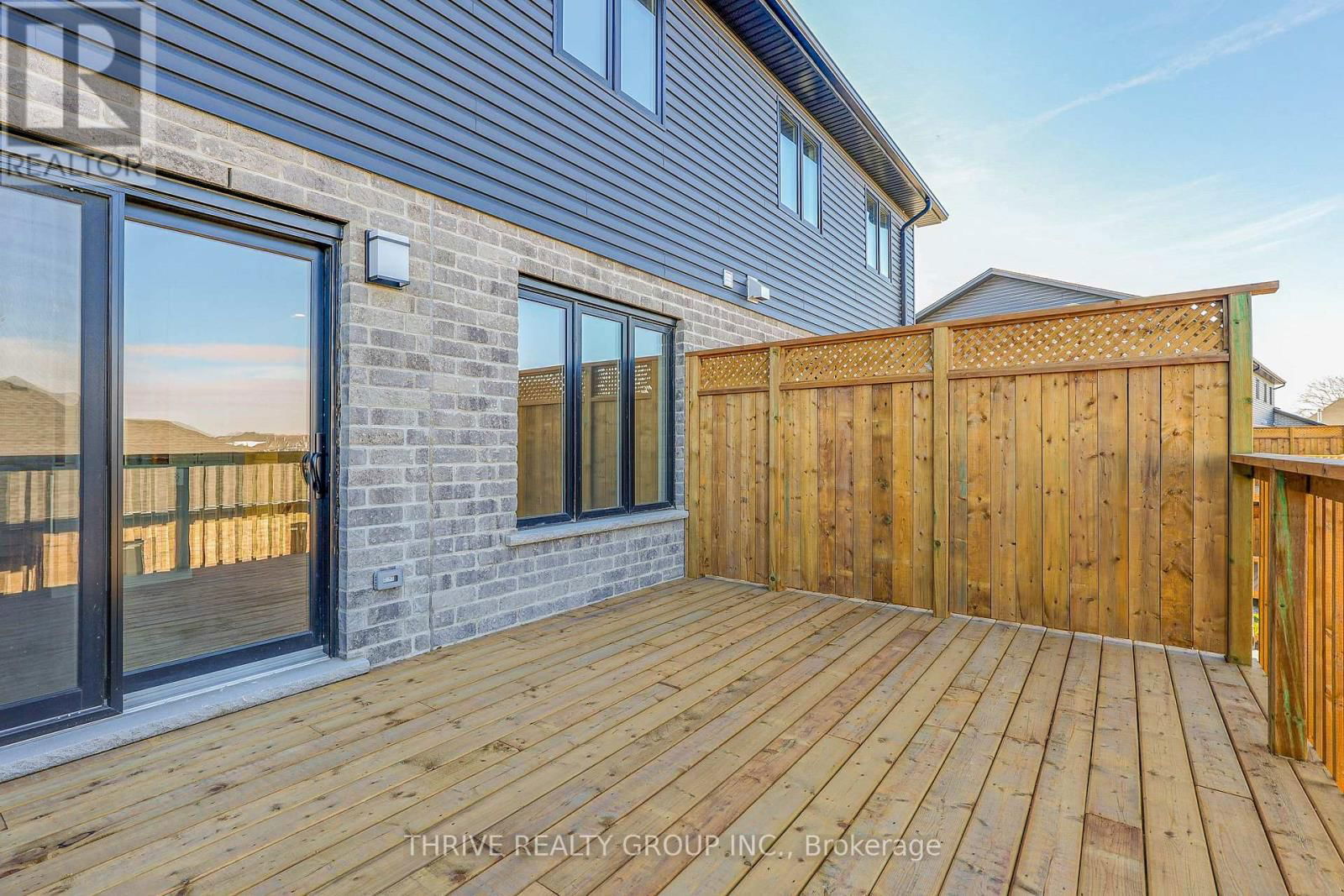 16 - 2261 LINKWAY BOULEVARD Image 33