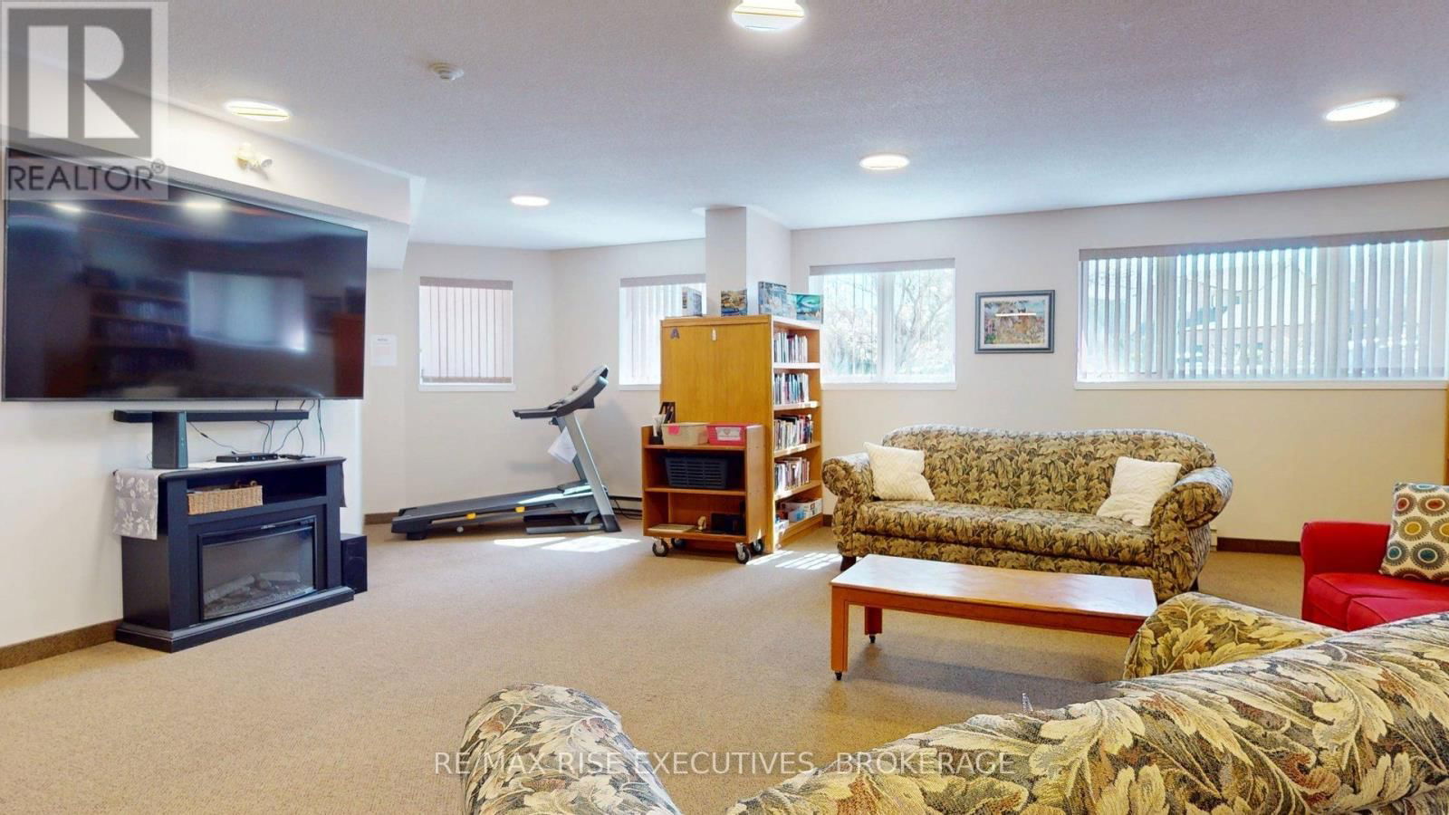 410 - 675 DAVIS DRIVE Image 18
