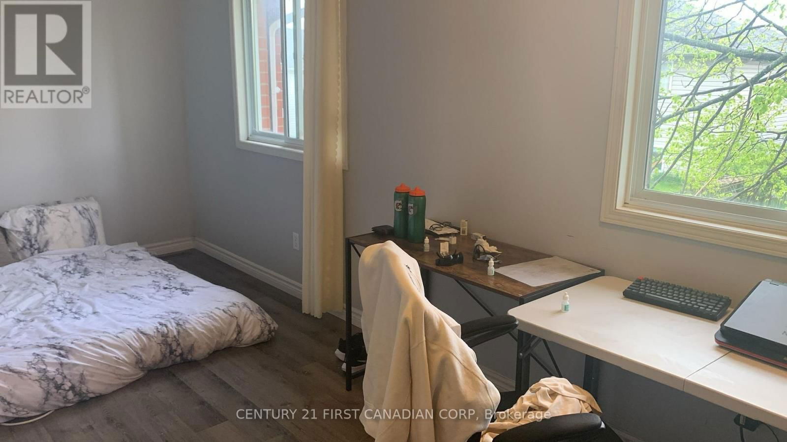 21 - 190 FLEMING DRIVE Image 11