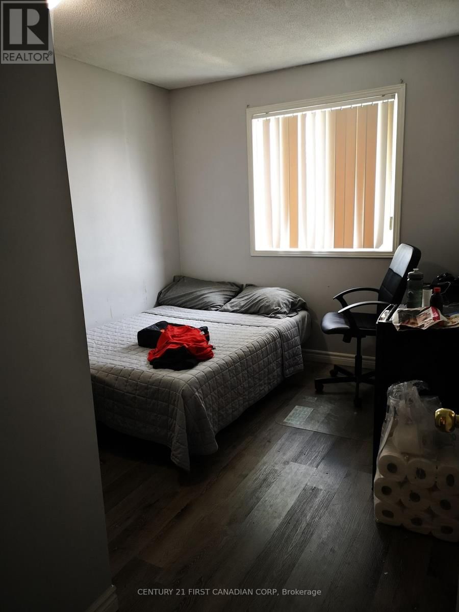 21 - 190 FLEMING DRIVE Image 13