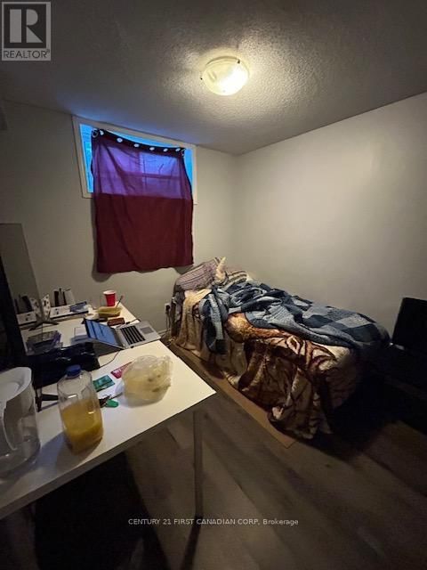 21 - 190 FLEMING DRIVE Image 14