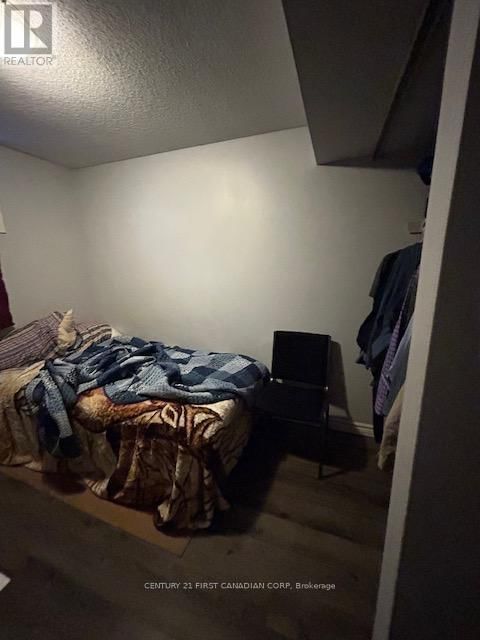 21 - 190 FLEMING DRIVE Image 15