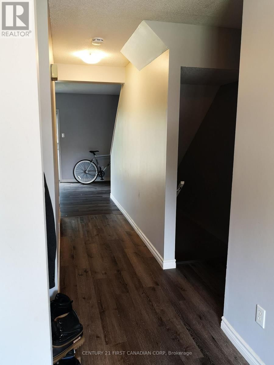 21 - 190 FLEMING DRIVE Image 19