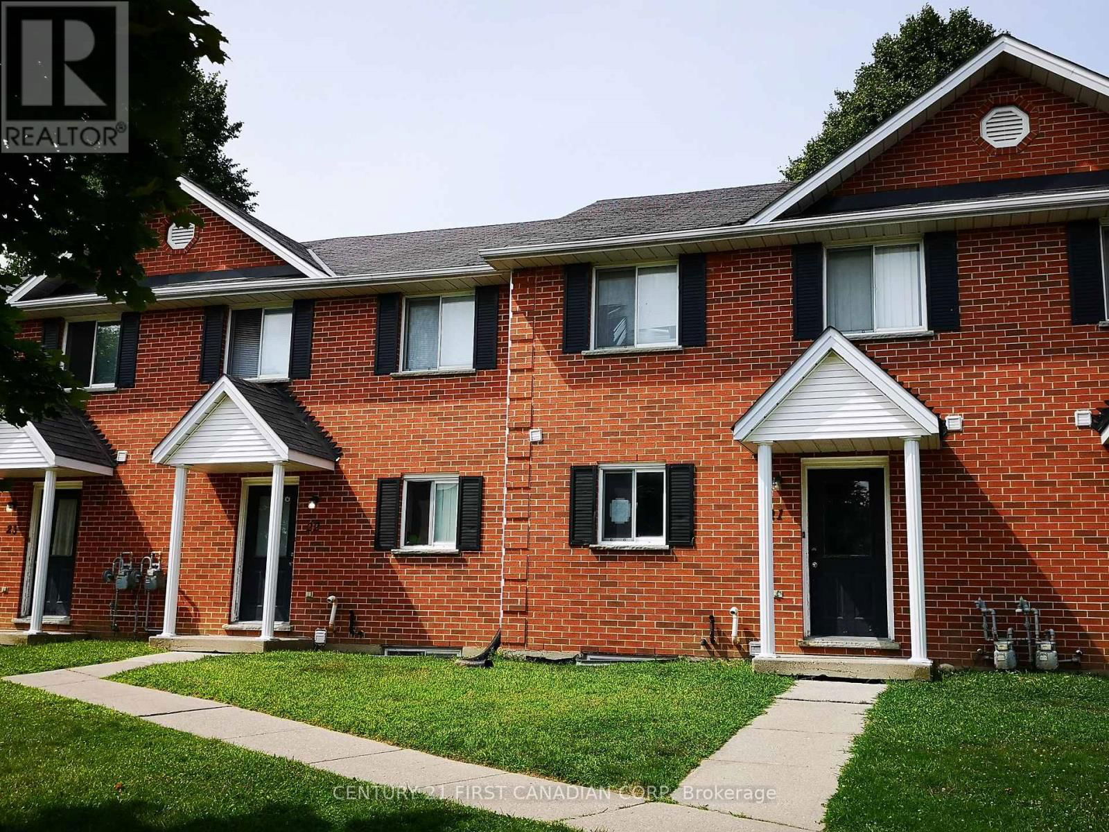 21 - 190 FLEMING DRIVE Image 2