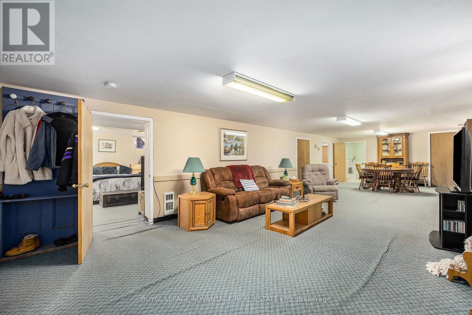 37 WILLIAM STREET EAST Image 16