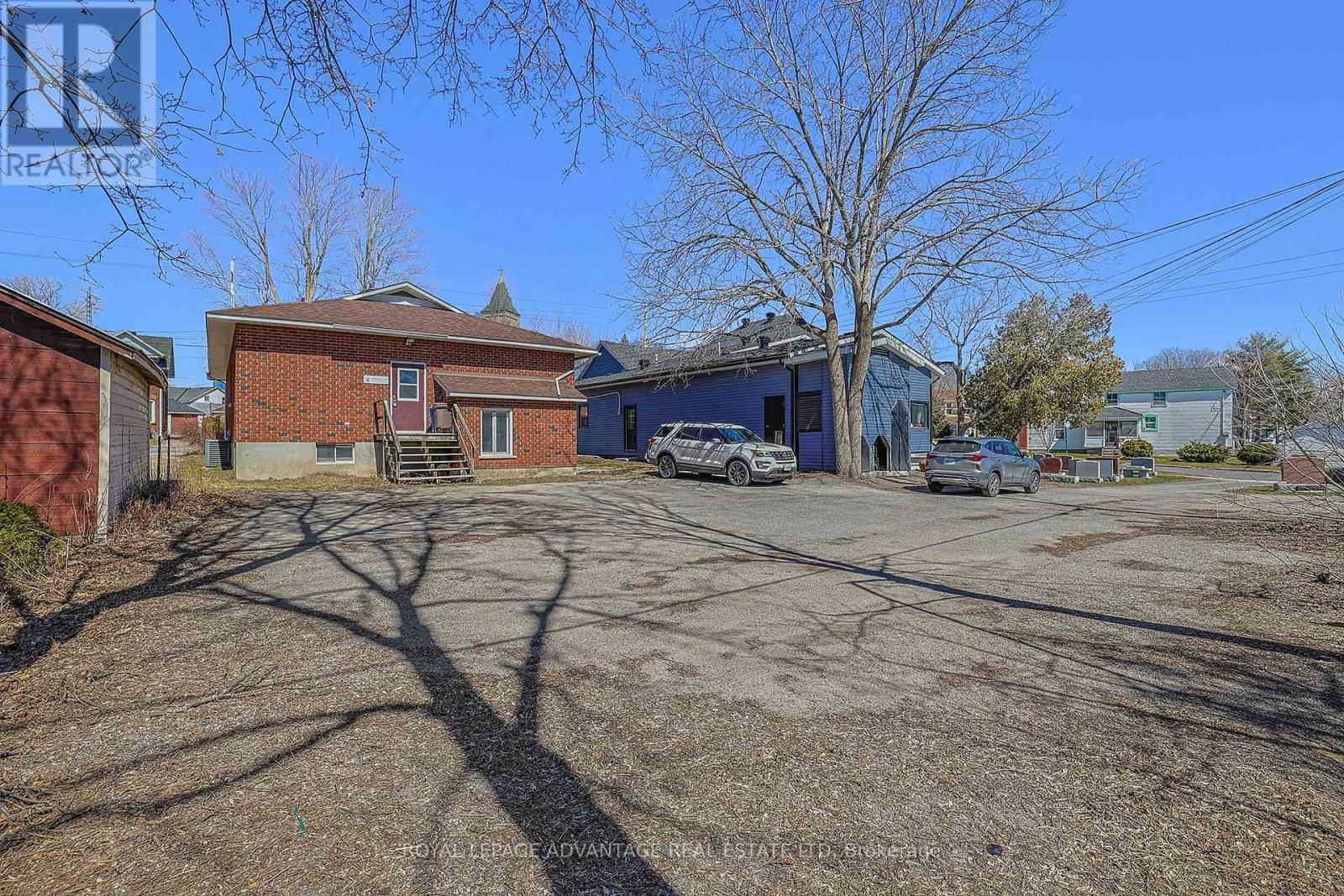 37 WILLIAM STREET EAST Image 25