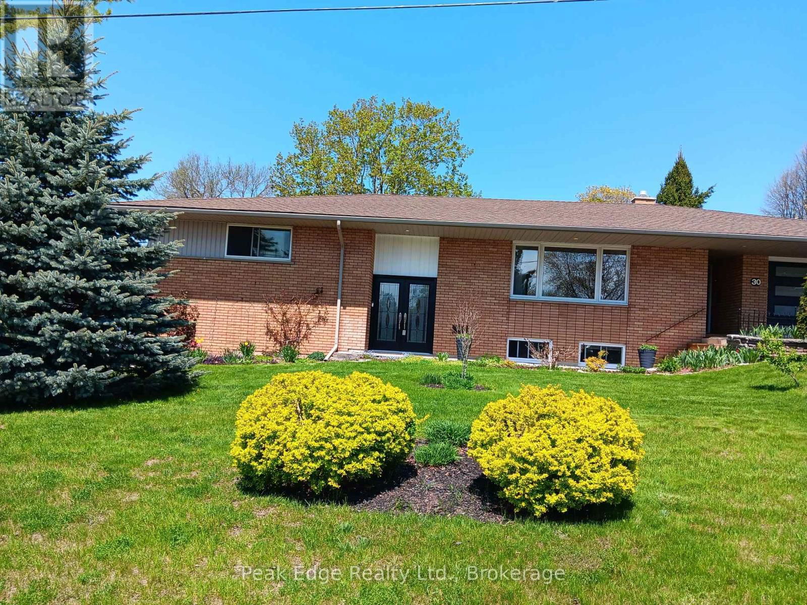 30 7 TH STREET Image 15